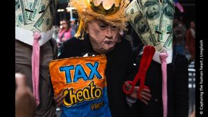 Protest gegen die unternehmensfreundliche Steuerpolitik von Trump im Sinne von Google, Amazon und Facebook